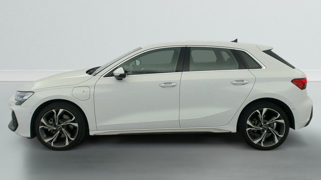 AUDI A3 Sportback TFSI e Hybride rechargeable 204 S tronic 6 S line - ref: 1-388268 - Photo 4