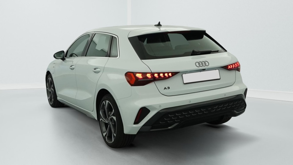 AUDI A3 Sportback TFSI e Hybride rechargeable 204 S tronic 6 S line - ref: 1-388268 - Photo 5