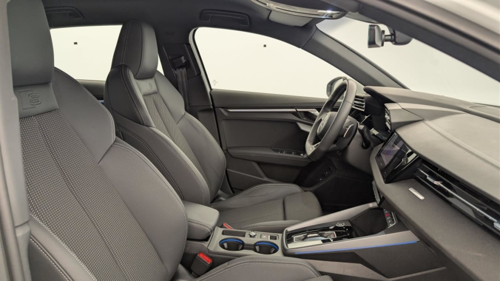 AUDI A3 Sportback TFSI e Hybride rechargeable 204 S tronic 6 S line - ref: 1-388268 - Photo 9