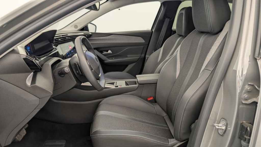 PEUGEOT 308 Hybrid 145 e-DCS6 Allure - ref: 1-388505 - Photo 16