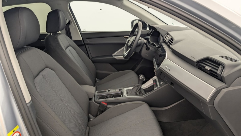 AUDI Q3 35 TDI 150 ch S tronic 7 Design - ref: 1-389100 - Photo 9