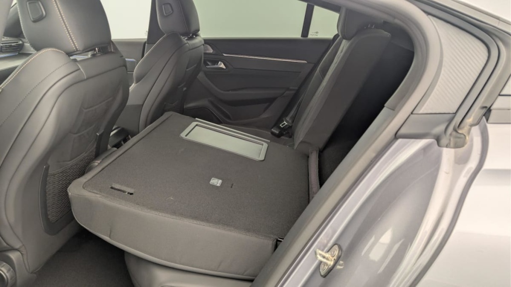 PEUGEOT 508 Hybrid 225 e-EAT8 Allure - ref: 1-389630 - Photo 12