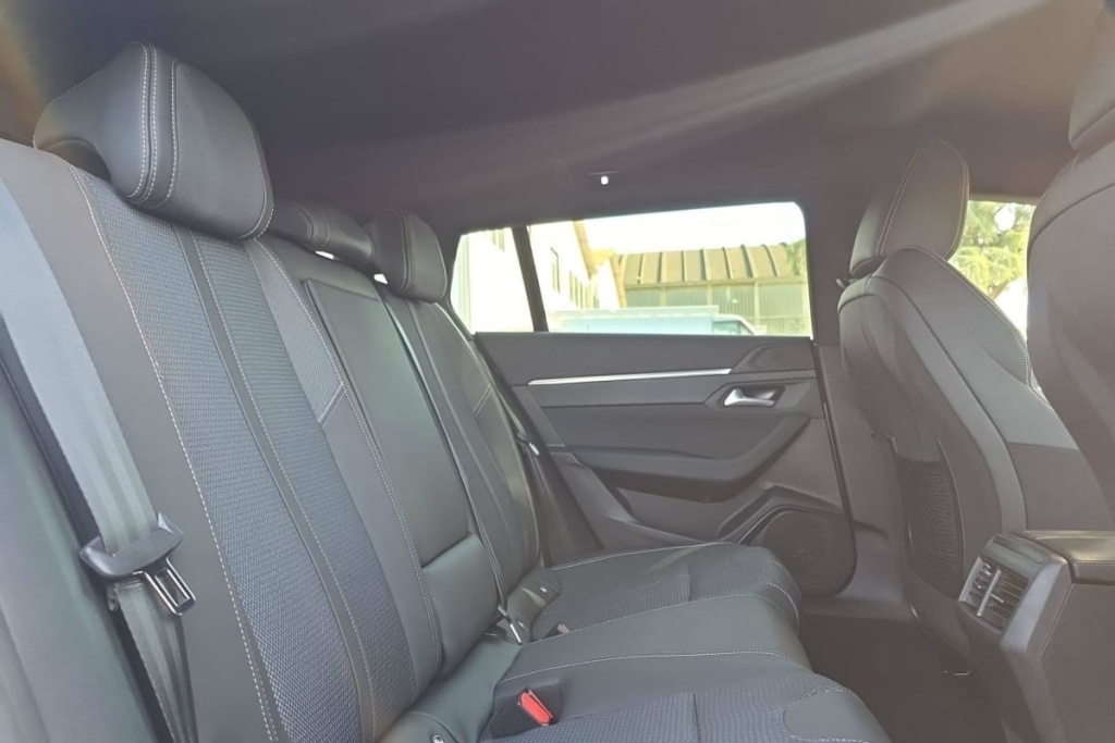 PEUGEOT 508 SW Hybrid 225 e-EAT8 Allure - ref: 1-389657 - Photo 10