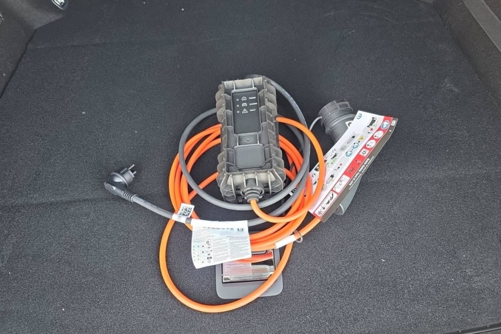 PEUGEOT 508 SW Hybrid 225 e-EAT8 Allure - ref: 1-389664 - Photo 12