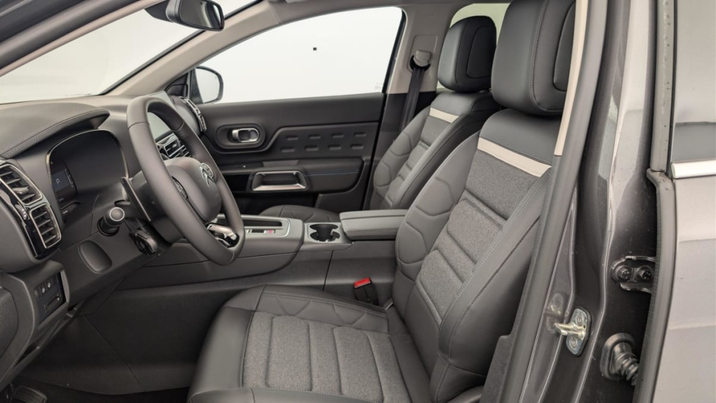 CITROEN C5 Aircross Hybride 145 e-DCS6 Max - ref: 1-390093 - Photo 16