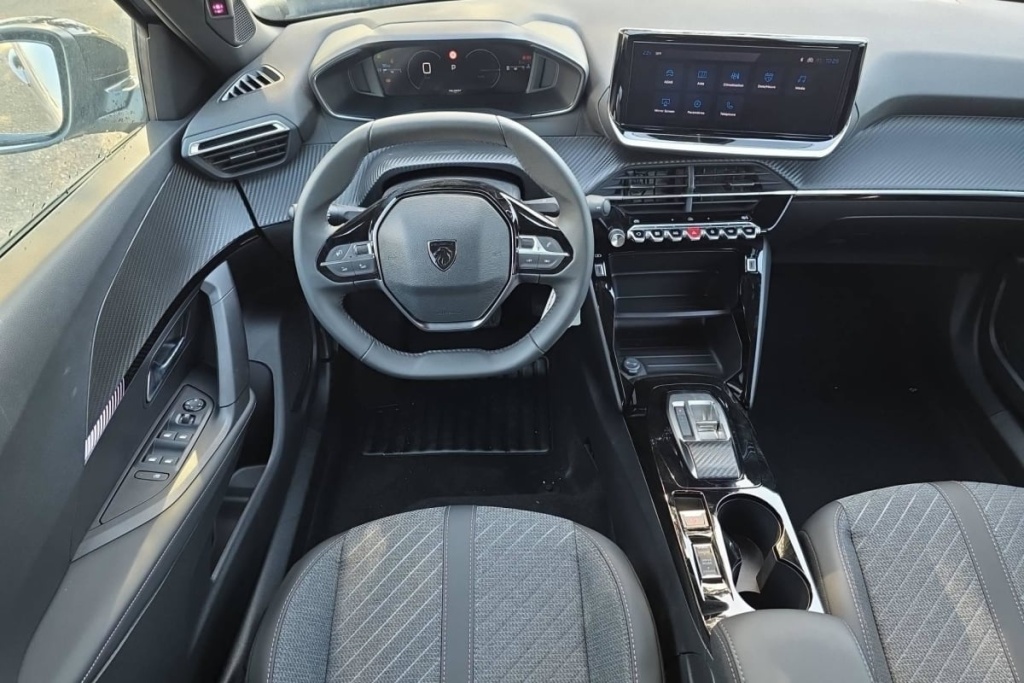 PEUGEOT 2008 Hybrid 145 e-DCS6 Allure - ref: 1-393970 - Photo 13