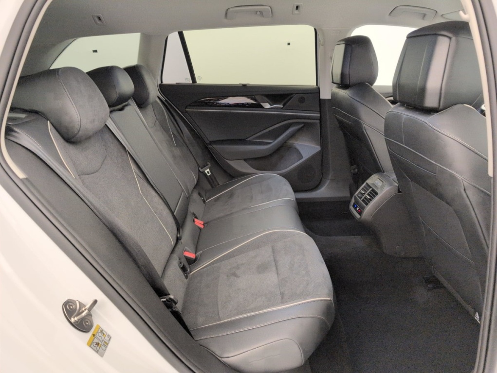 VOLKSWAGEN Passat 1.5 eTSI OPF 150 DSG7 Life Plus - ref: 1-394204 - Photo 10