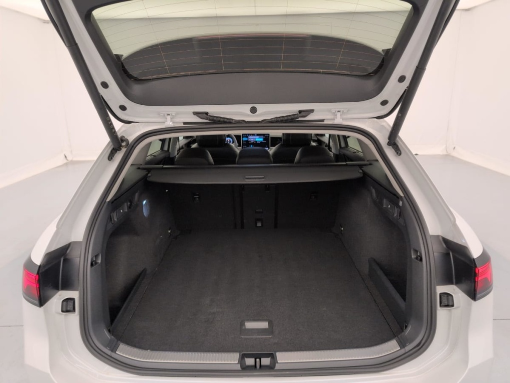 VOLKSWAGEN Passat 1.5 eTSI OPF 150 DSG7 Life Plus - ref: 1-394204 - Photo 11