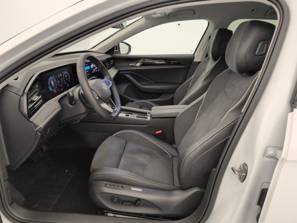 VOLKSWAGEN Passat 1.5 eTSI OPF 150 DSG7 Life Plus - ref: 1-394204 - Photo 16