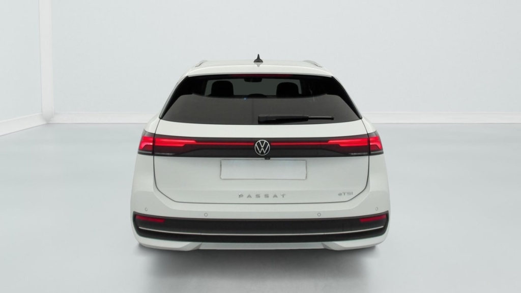 VOLKSWAGEN Passat 1.5 eTSI OPF 150 DSG7 Life Plus - ref: 1-394204 - Photo 6