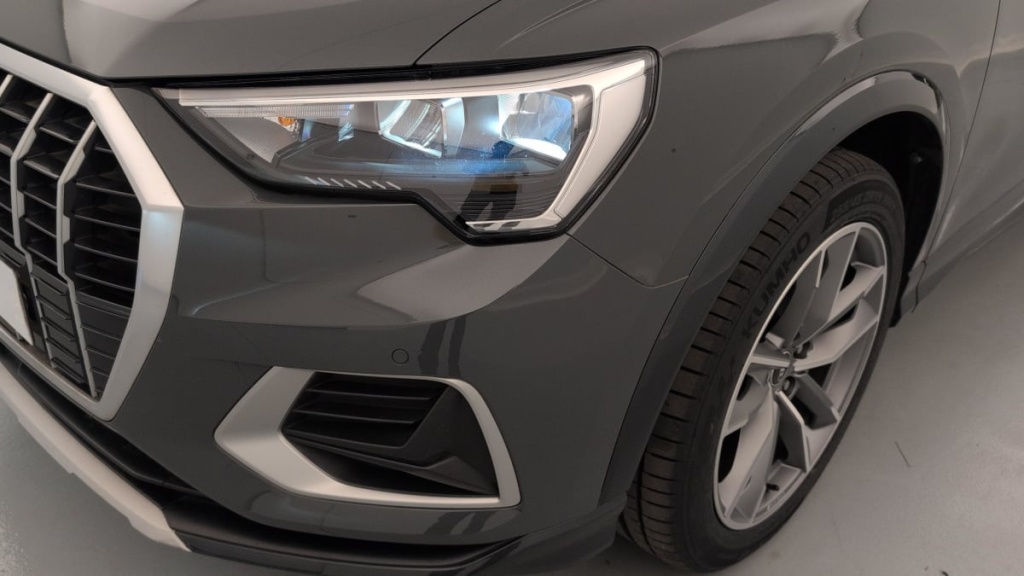 AUDI Q3 35 TDI 150 ch S tronic 7 Design - ref: 1-396318 - Photo 20