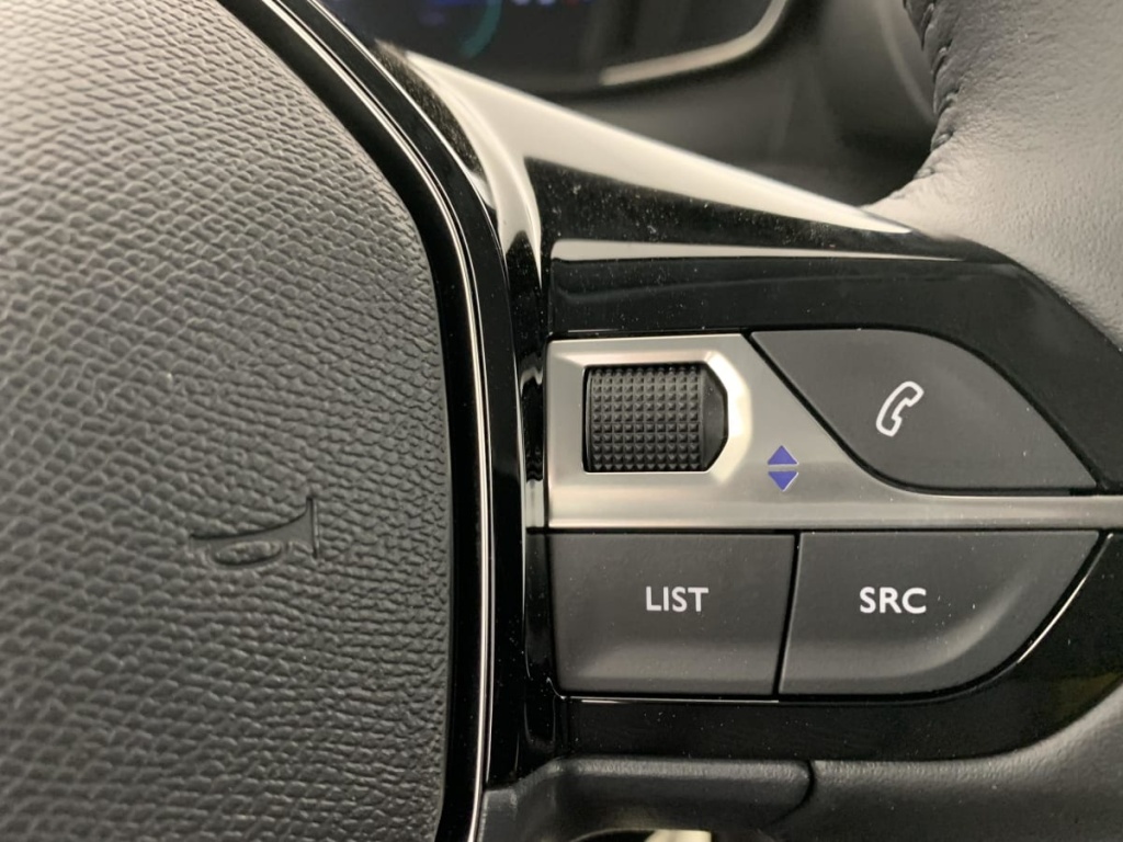 PEUGEOT 208 Hybrid 110 ch e-DCS6 Allure - ref: 1-403132 - Photo 18