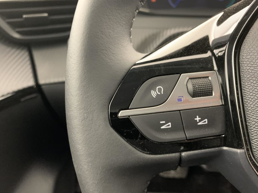 PEUGEOT 208 Hybrid 110 ch e-DCS6 Allure - ref: 1-403132 - Photo 19