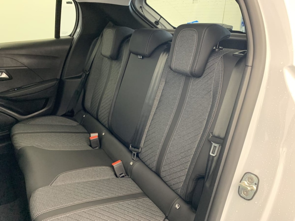 PEUGEOT 208 Hybrid 110 ch e-DCS6 Allure - ref: 1-403132 - Photo 20