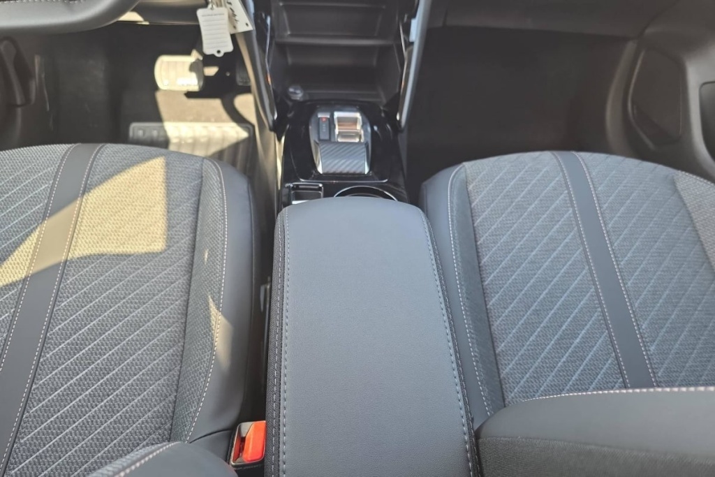 PEUGEOT 208 Hybrid 110 ch e-DCS6 Allure - ref: 1-404373 - Photo 17