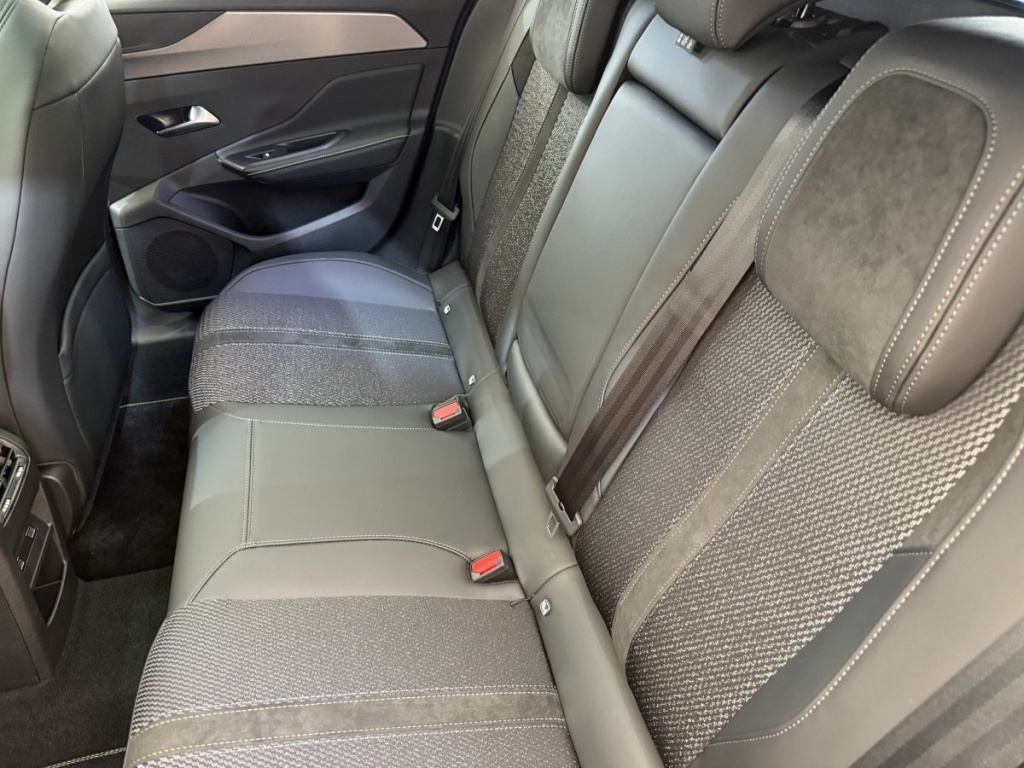 PEUGEOT 308 SW Hybrid 136 e-DCS6 GT - ref: 13-3694777 - Photo 10