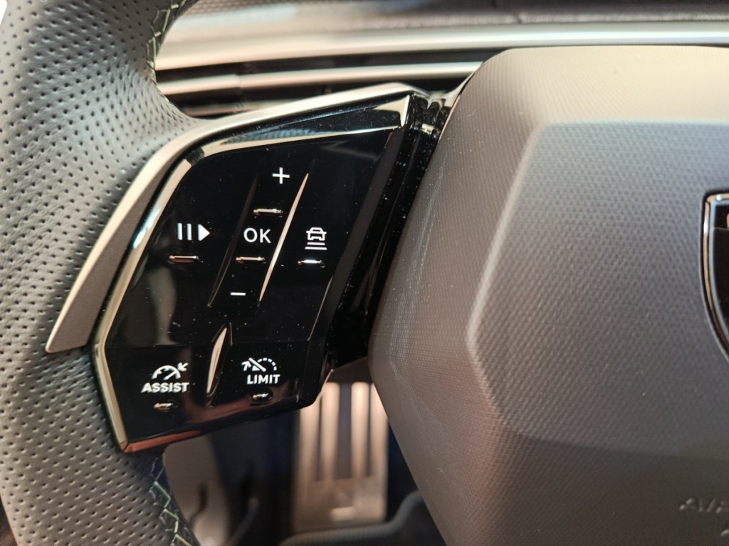 PEUGEOT 3008 1.2 HYBRID 145 E-DCS6 GT - ref: 13-3742683 - Photo 18