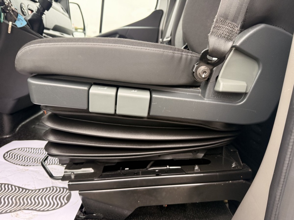 RENAULT Master FG Tr GCF F3500 L2H2 Energy dCi 150 - ref: 13-4225379 - Photo 18