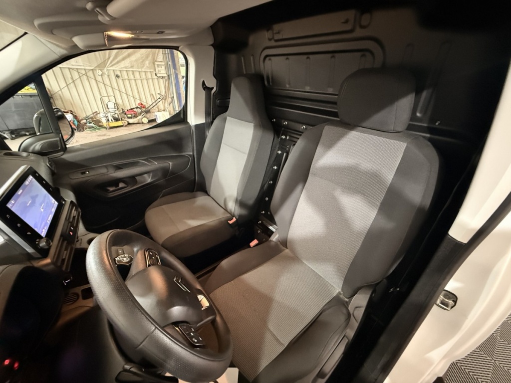 CITROEN Berlingo Taille M 1000kg PureTech 130 S&S AT Club - ref: 13-4234804 - Photo 11