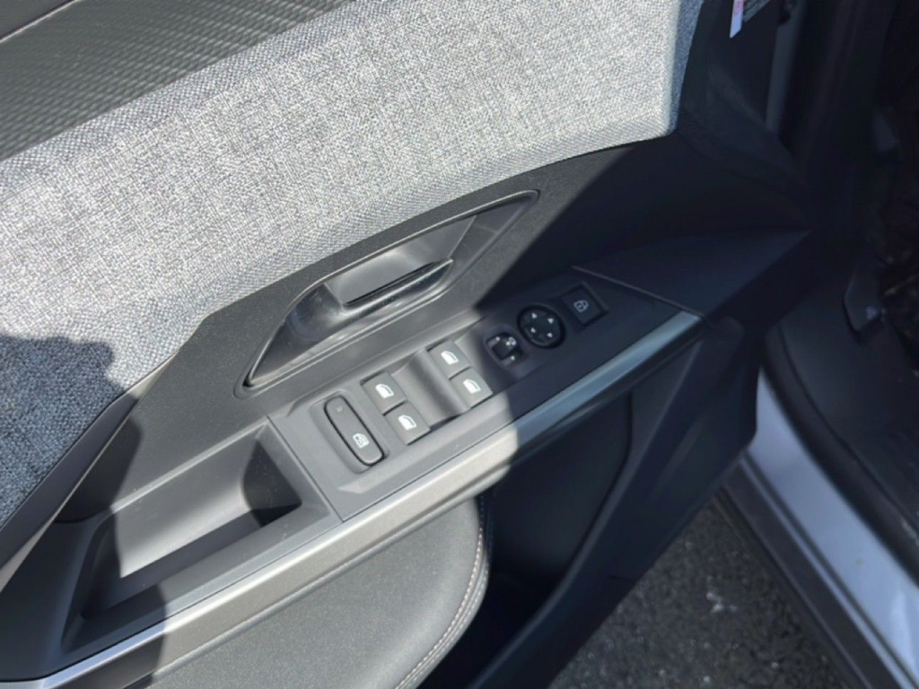 PEUGEOT 5008 1.2 HYBRID 145CH E-DCS6 ALLURE - ref: 2-808660 - Photo 11