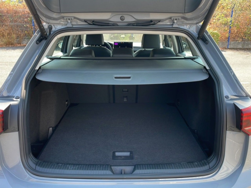 VOLKSWAGEN Golf SW VIII 2.0 TDI 150CH SCR DSG STYLE - ref: 2-825649 - Photo 2