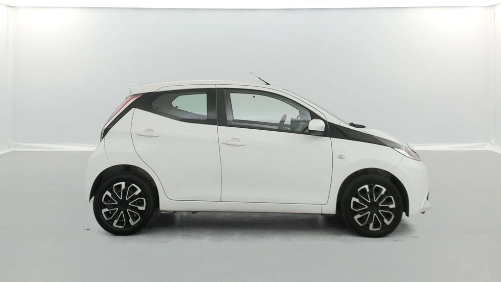 TOYOTA Aygo x-play 1.0 VVT-i - ref: 6-2971x251138 - Photo 6
