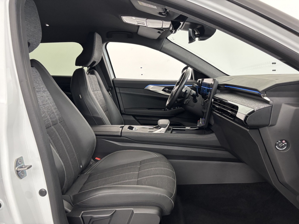 RENAULT Austral Techno E-Tech hybrid 200 - ref: 6-2971x262340 - Photo 14