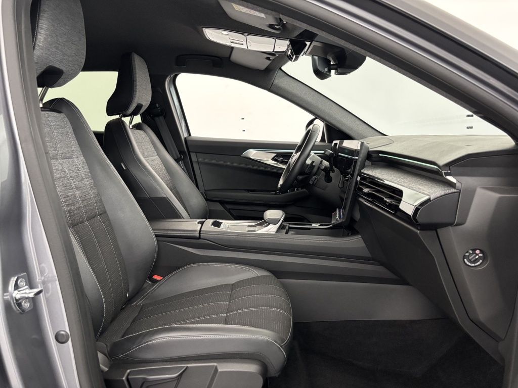 RENAULT Austral Techno E-Tech hybrid 200 - ref: 6-2971x262359 - Photo 14