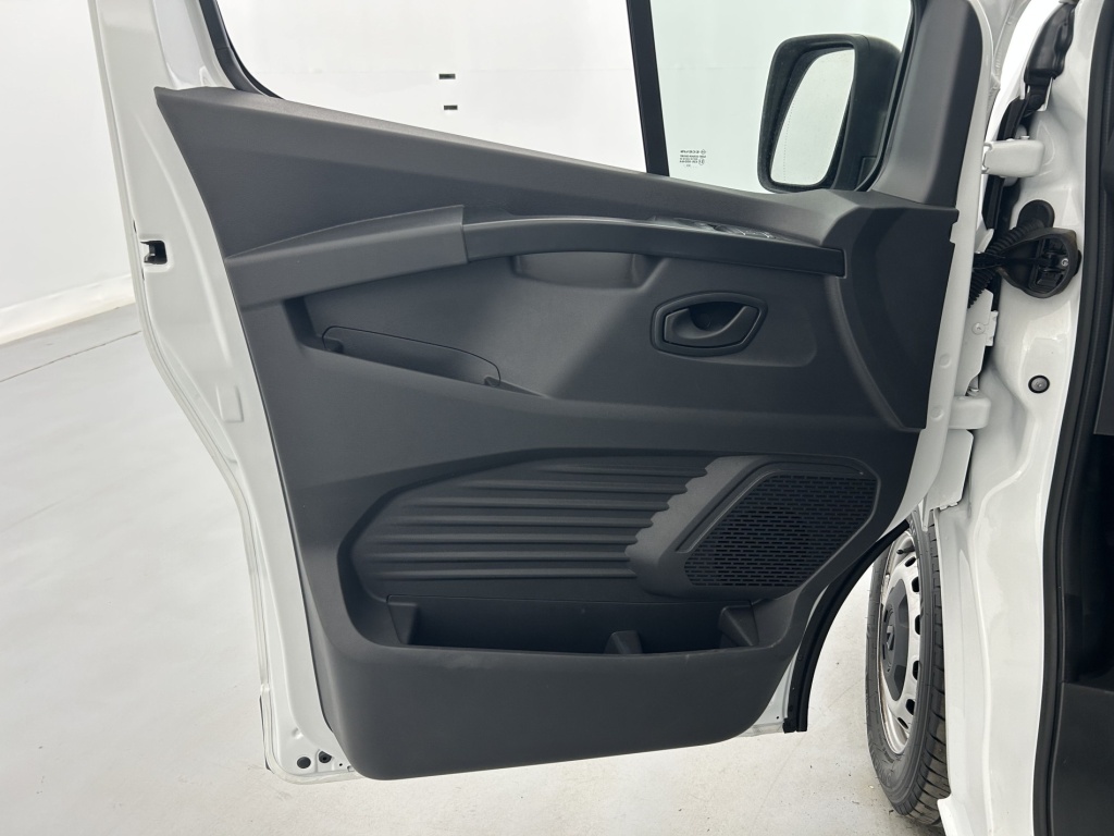 RENAULT Trafic ADVANCE FG BLUE DCI 130 L1H1 3T GSR2 - ref: 6-2971x262605 - Photo 11