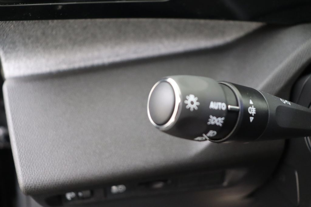 PEUGEOT 408 Allure 58 kWh Electric 214 hp Auto    - ref: 7-45787 - Photo 18