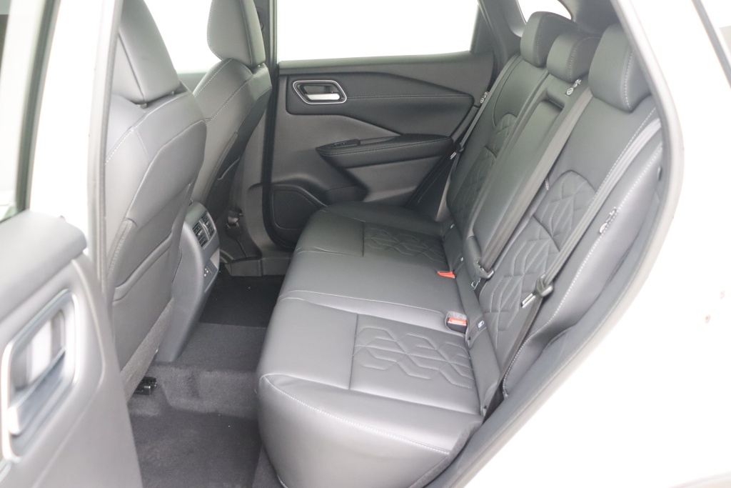 NISSAN Qashqai Tekna 1.3 158 hp CVT 2WD - ref: 7-48712 - Photo 16