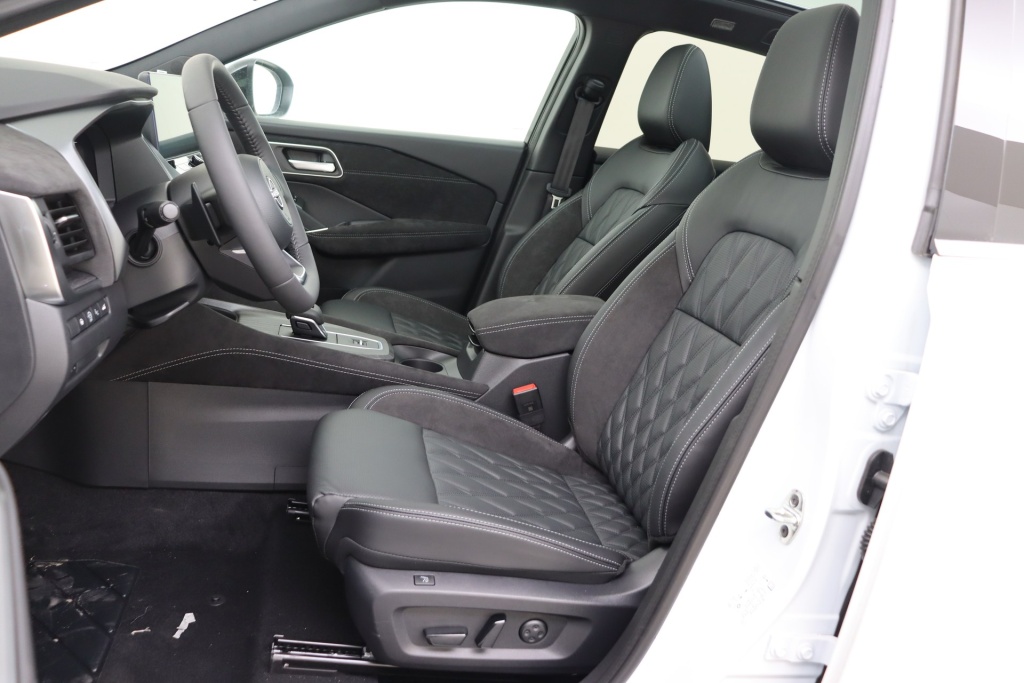 NISSAN Qashqai Tekna Plus 2Tone 1.3 158 hp CVT 2WD - ref: 7-49953 - Photo 12