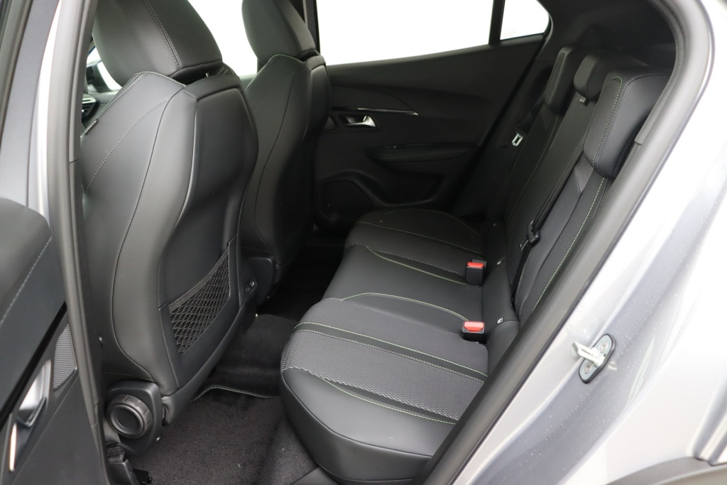 PEUGEOT 2008 GT Hybrid 145 hp e-DSC6 - ref: 7-51060 - Photo 14