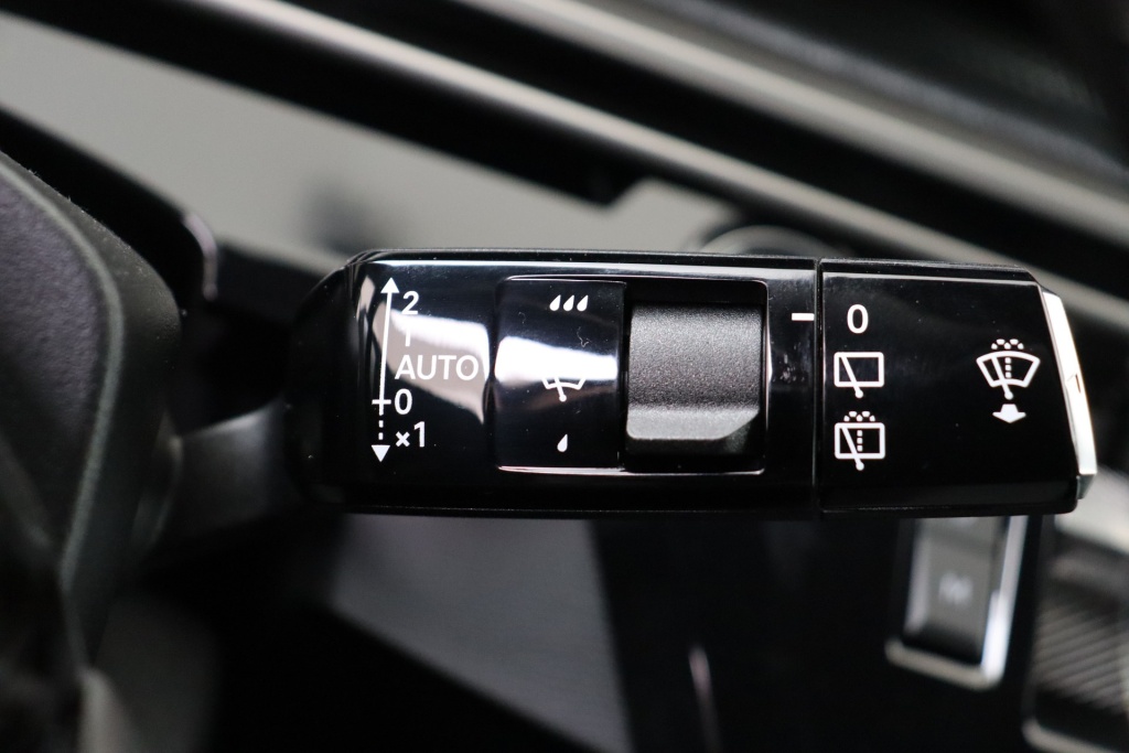 PEUGEOT 5008 GT Hybrid 145 hp e-DSC6 - ref: 7-51247 - Photo 18