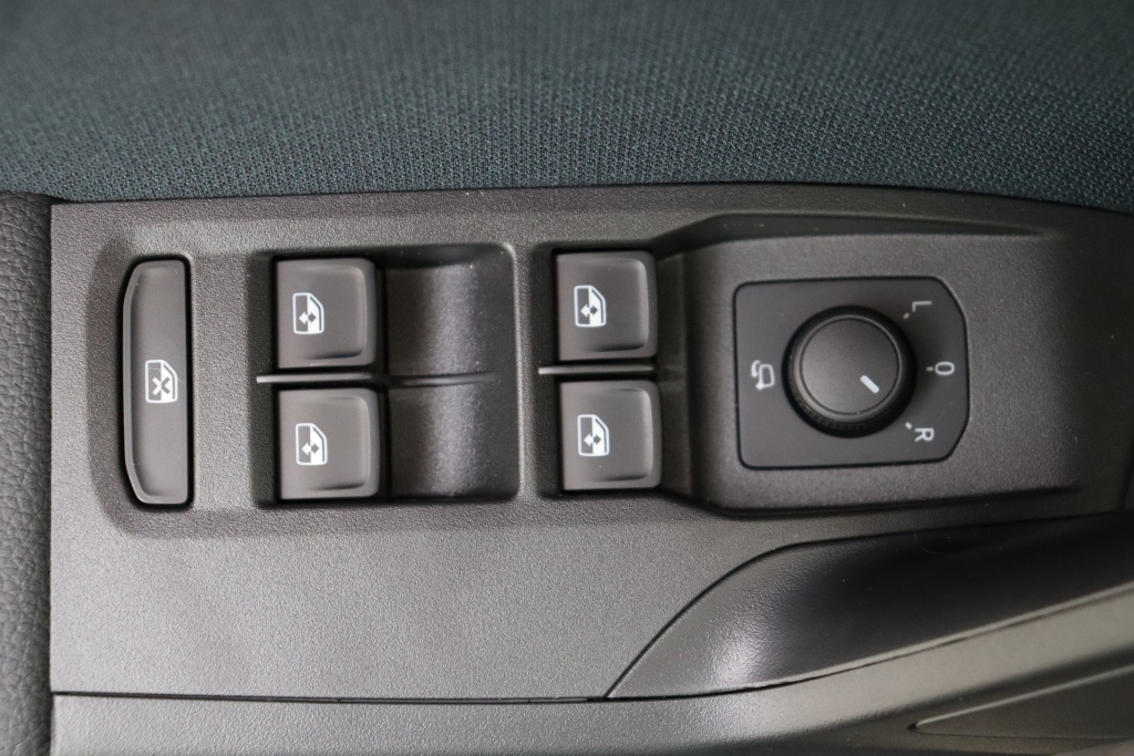 SEAT Arona Play Plus 1,0 TSI 115 hp DSG7 - ref: 7-52448 - Photo 17