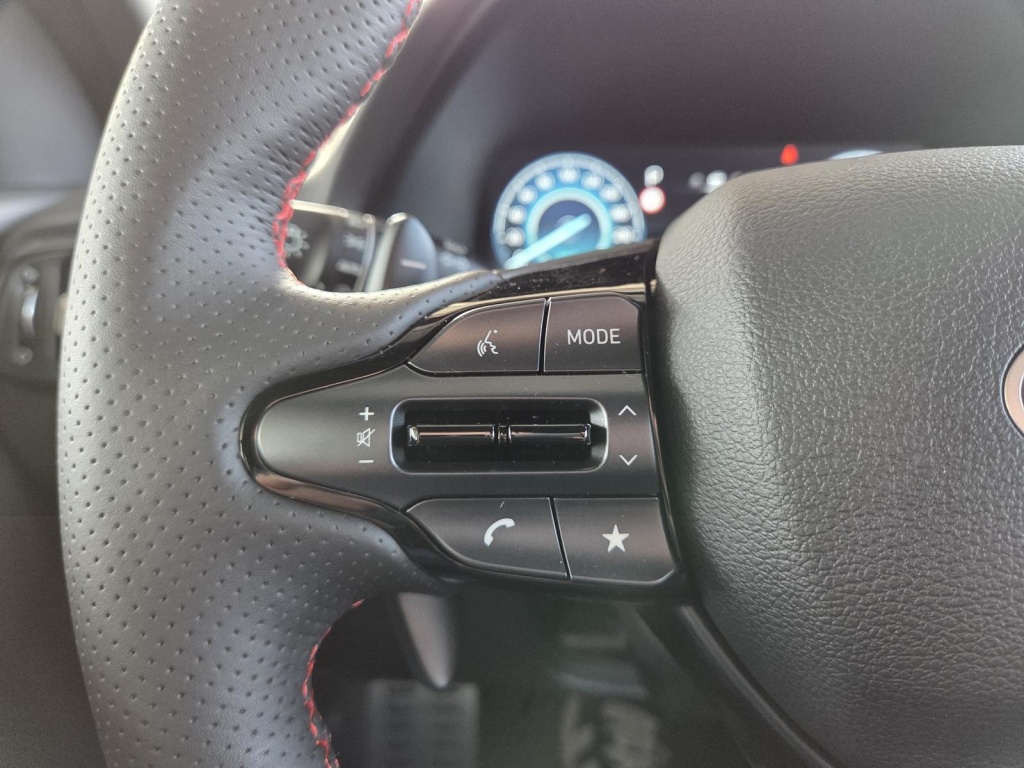 HYUNDAI i30 N-Line 1.5L T-GDI mild-hybrid (mHEV) DCT - ref: 7-52817 - Photo 19