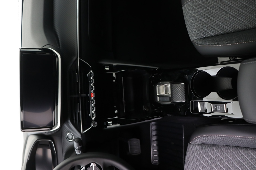 PEUGEOT 2008 Allure Hybrid 145 hp e-DSC6 - ref: 7-56891 - Photo 12