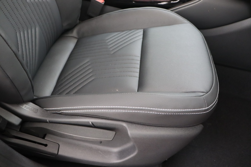 NISSAN Juke Tekna 1.6 Hybrid 143 hp AT 2WD - ref: 7-56982 - Photo 15