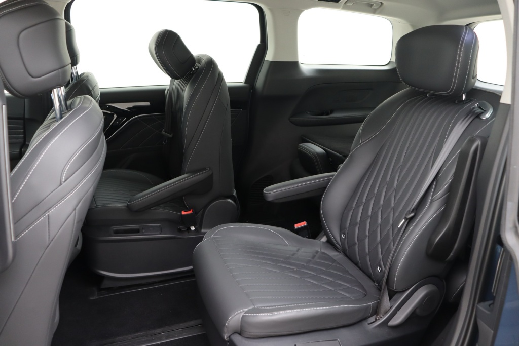 MAXUS MIFA9 Elite 7 Seater 90 AT FWD  - ref: 7-57906 - Photo 14
