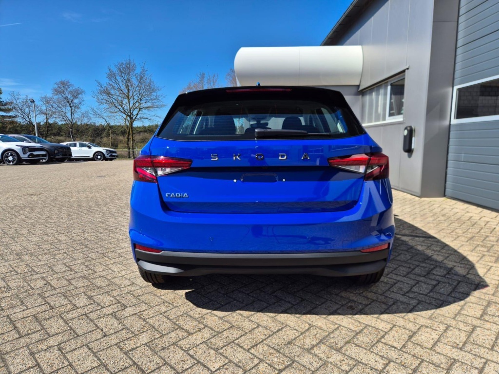 SKODA Fabia 1.0 Gasoline 95hp - ref: 7-58788 - Photo 4