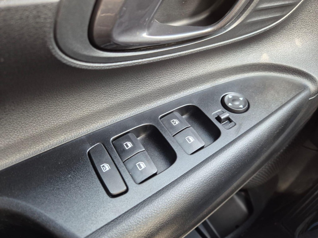 HYUNDAI i20 1.0 Gasoline 90hp - ref: 7-58976 - Photo 13