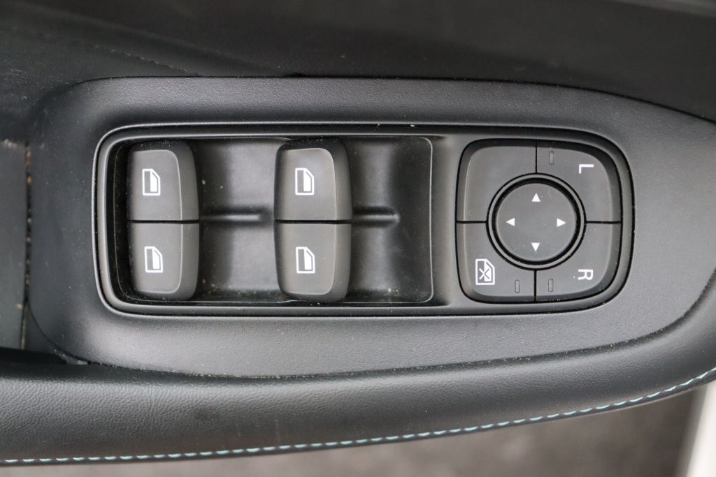 MG MG5 Comfort 61 kWh 156 hp - ref: 7-59161 - Photo 17
