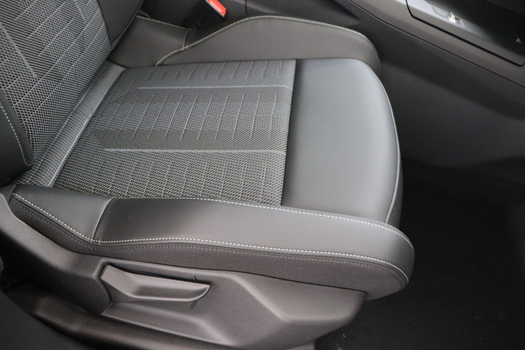 PEUGEOT 3008 GT Electric 73 kWh 213 hp - ref: 7-60157 - Photo 15