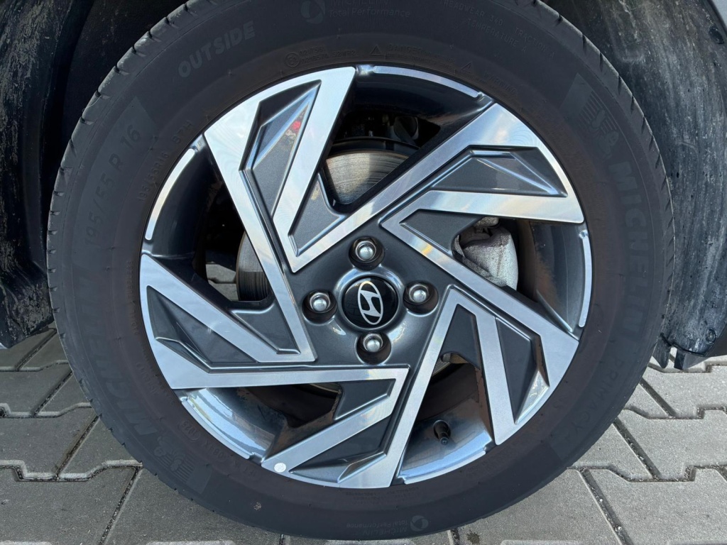 HYUNDAI Bayon Comfort 1.2 GDI 79 PS - ref: 7-60366 - Photo 12