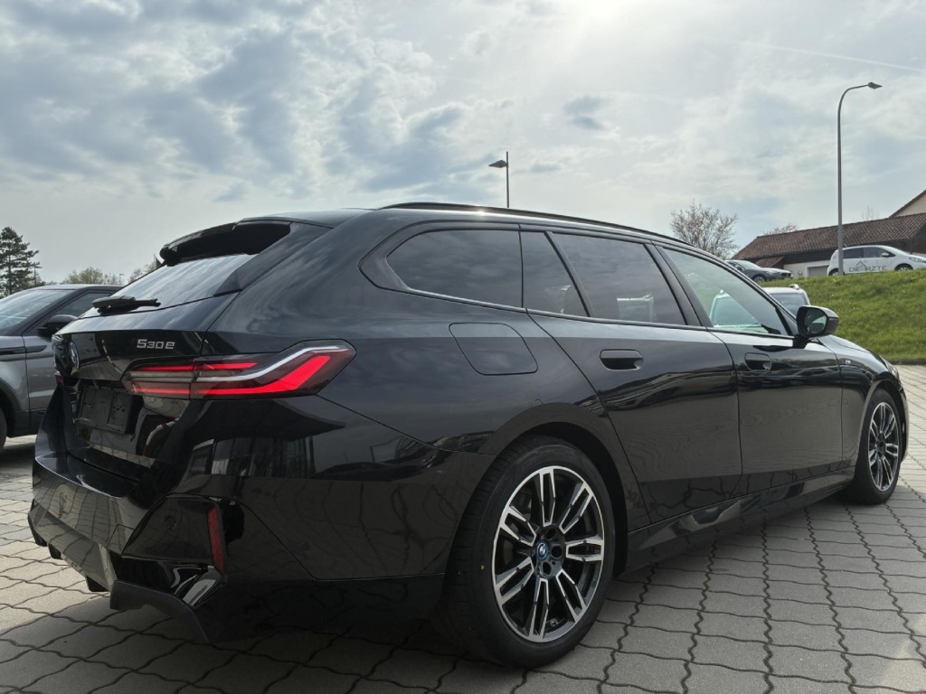 BMW 530 5er - 530 e M Sport (EURO 6e) 2.0 Plugin Hybrid (Benzin) 190hp - ref: 7-61208 - Photo 5