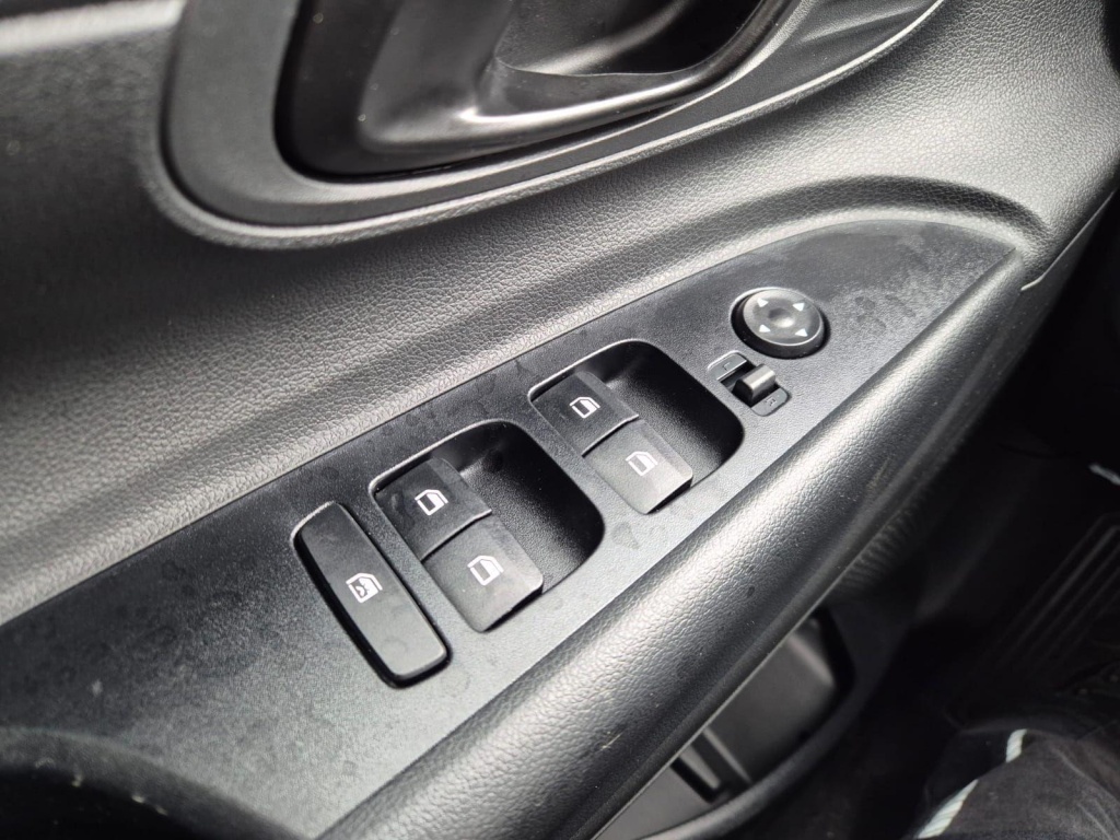 HYUNDAI i20 1.0 Gasoline 90hp - ref: 7-61518 - Photo 13