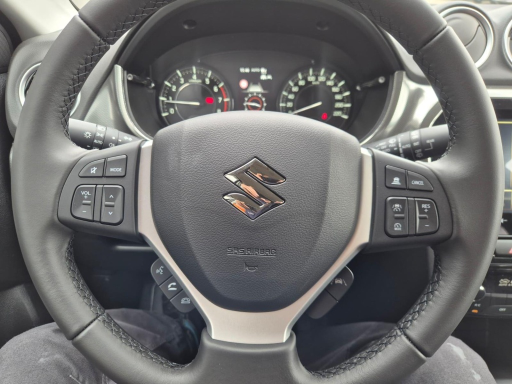 SUZUKI Vitara Comfort+ 1.4 Gasoline 110hp 4x4 - ref: 7-61643 - Photo 16
