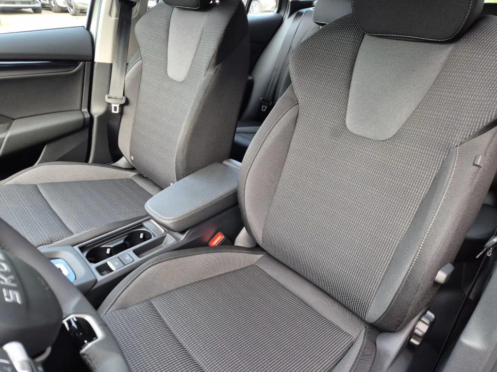 SKODA Octavia Combi 1.5 Gasoline 150hp DSG - ref: 7-62460 - Photo 14