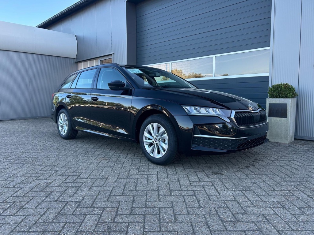 SKODA Octavia Combi 1.5 Gasoline 150hp DSG - ref: 7-62460 - Photo 7