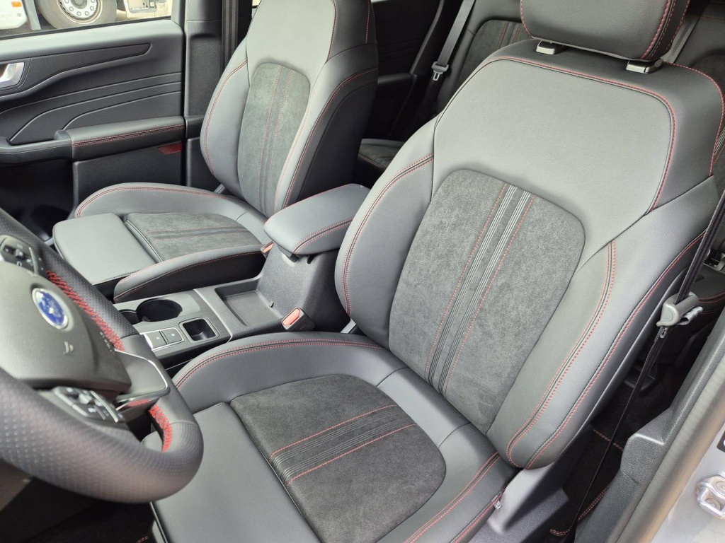 FORD Kuga ST-Line 2.5 Plug-in Hybrid Gasoline 242hp - ref: 7-62959 - Photo 17